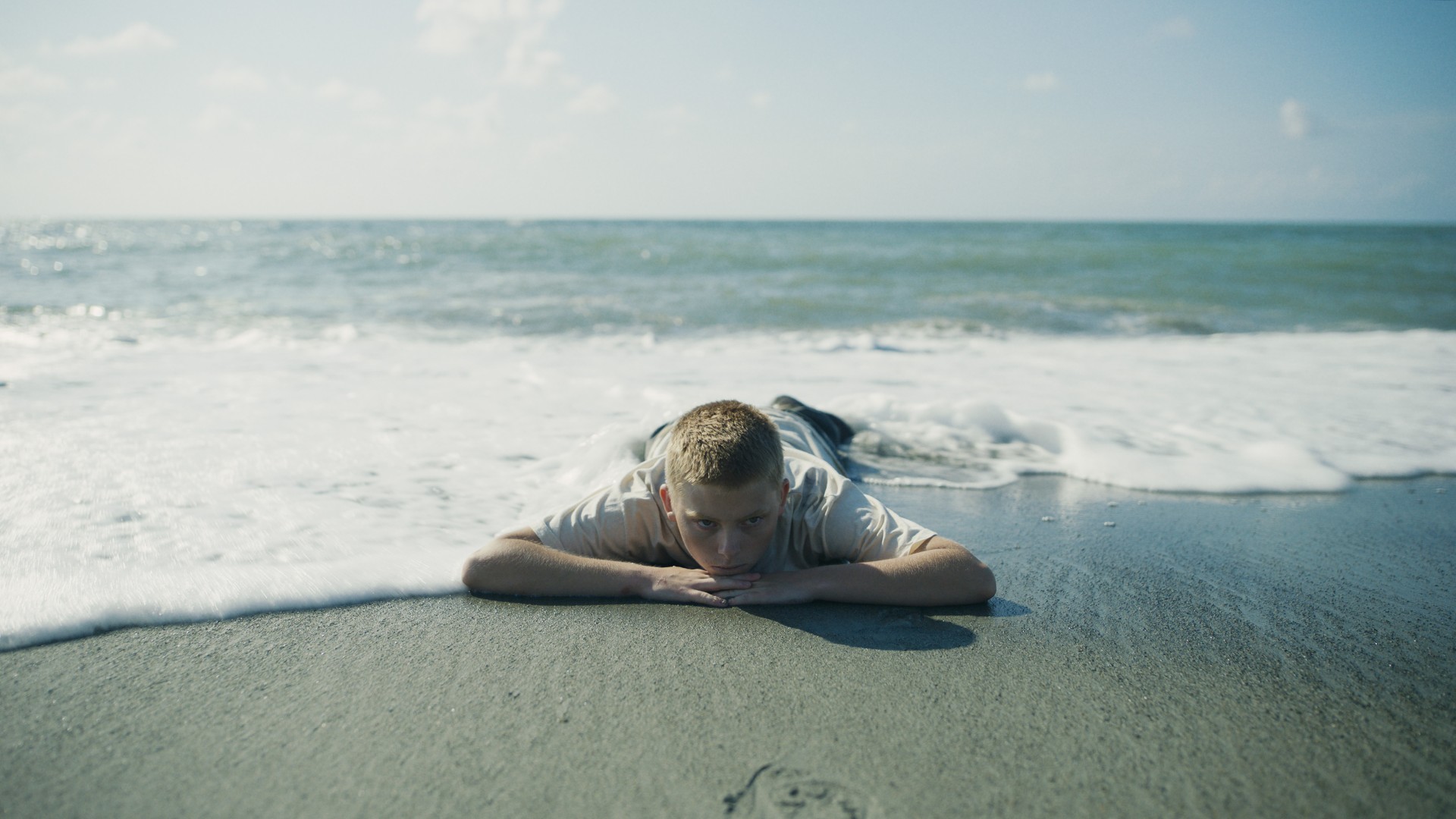 ELECTRIC CHILD in the shore